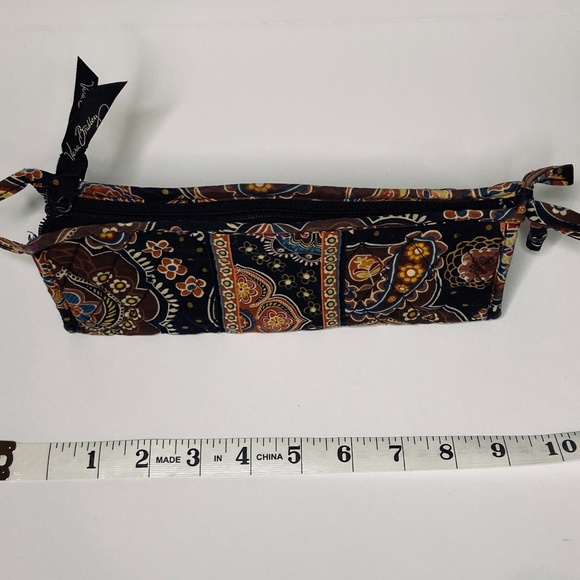 $5 when Bundled with 2 other items. 
Lot of 2 -Vera Bradley Kensington Pattern - Picture 10 of 14